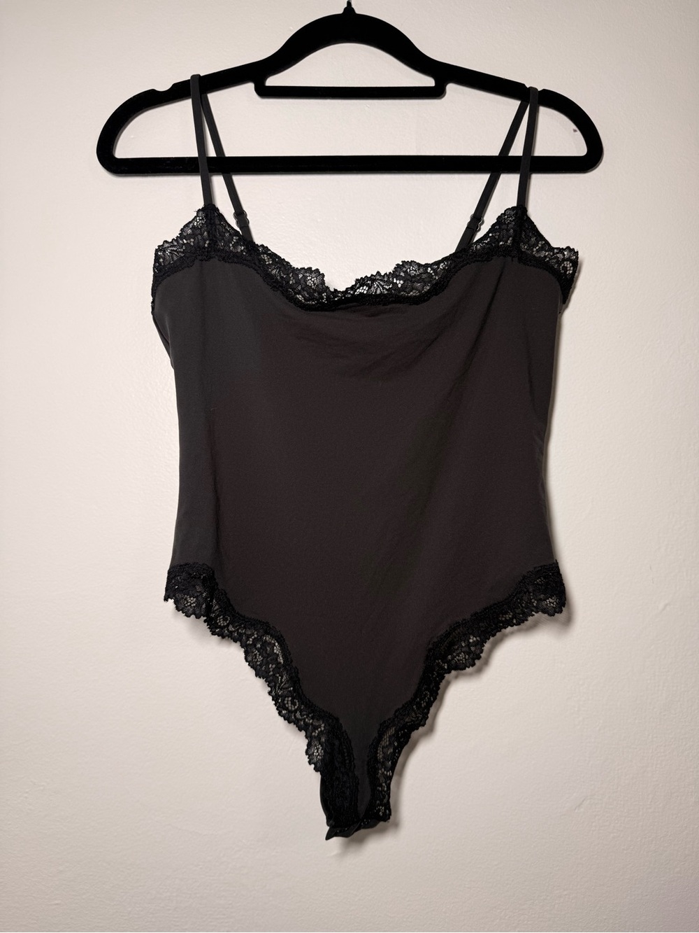 Skims Fits Everybody Cami Lace Thong Bodysuit - Orange size Medium M